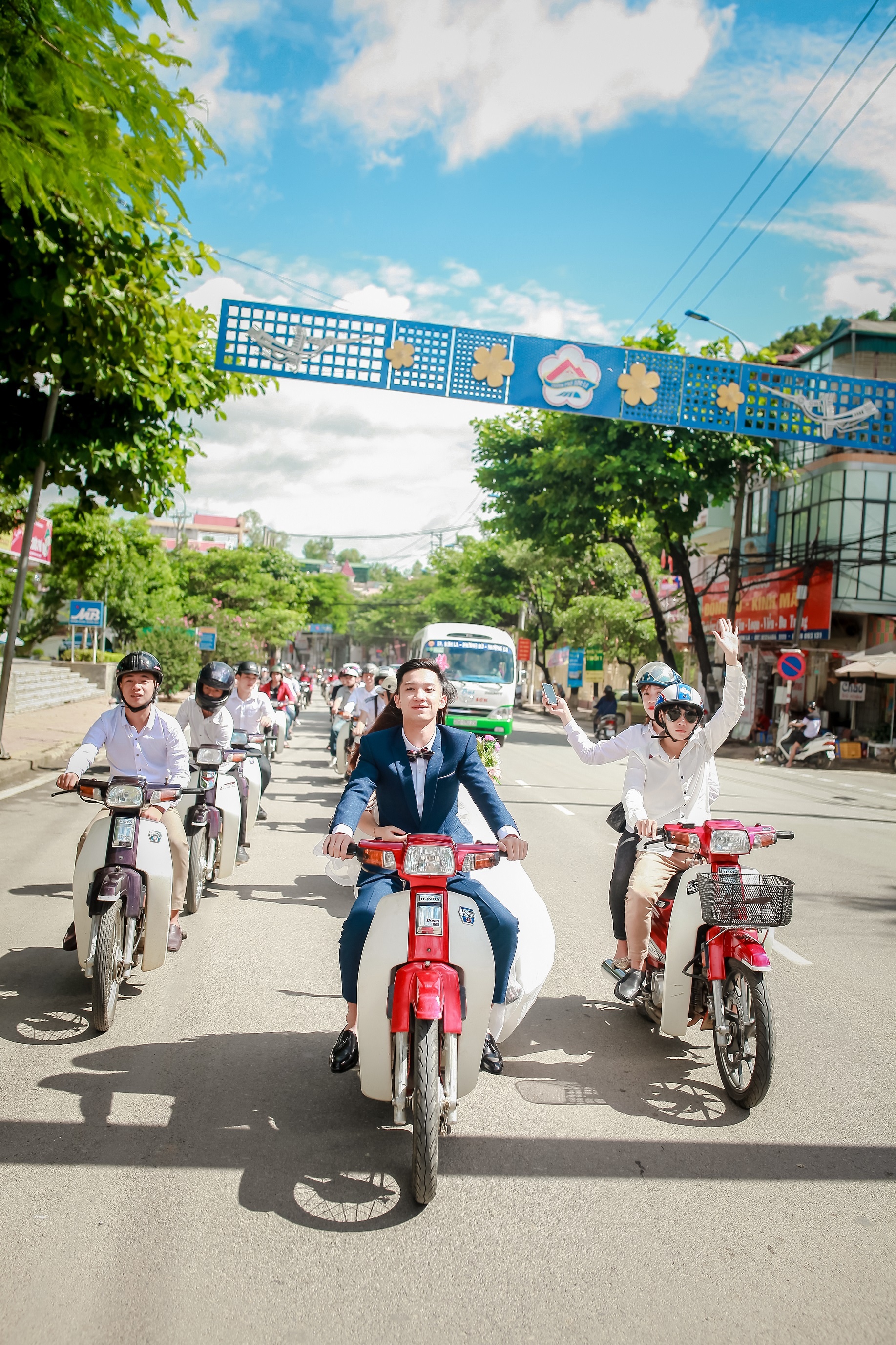 anh cuoi ben 30 chiec xe dream anh 7