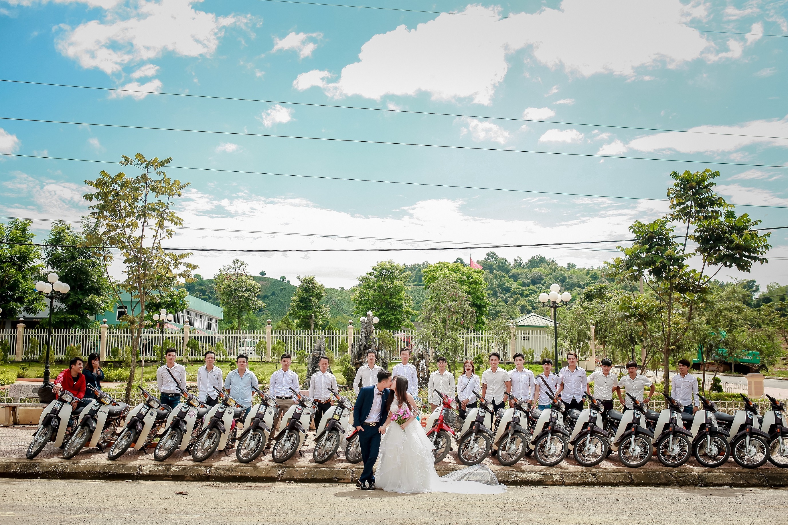 anh cuoi ben 30 chiec xe dream anh 5