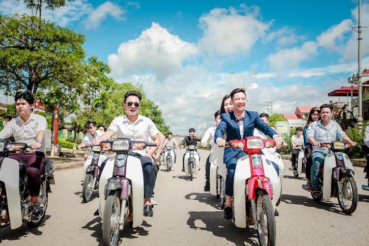 anh cuoi ben 30 chiec xe dream anh 2