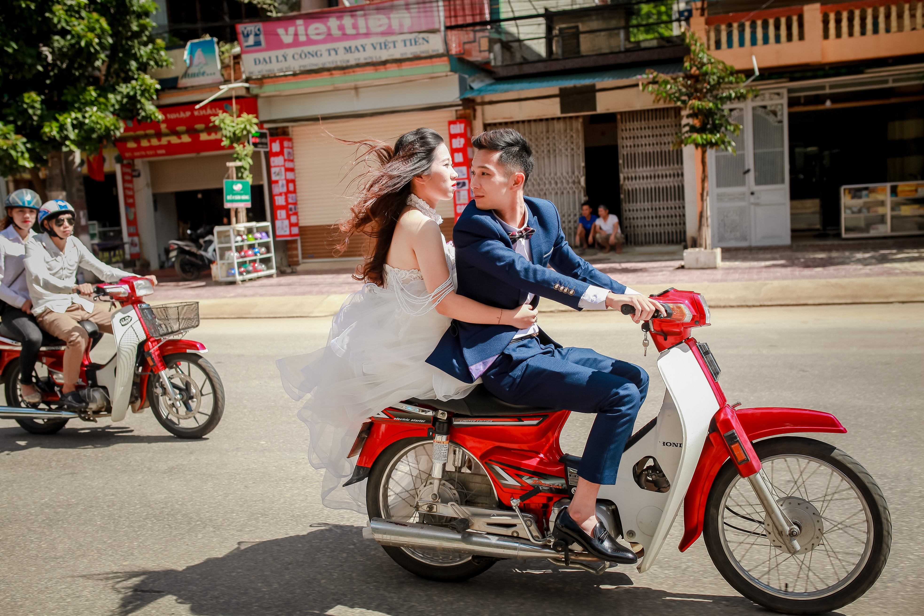 chụp ảnh cưới không đội mũ bảo hiểm ảnh 1 chup anh cuoi khong doi mu bao hiem anh 1