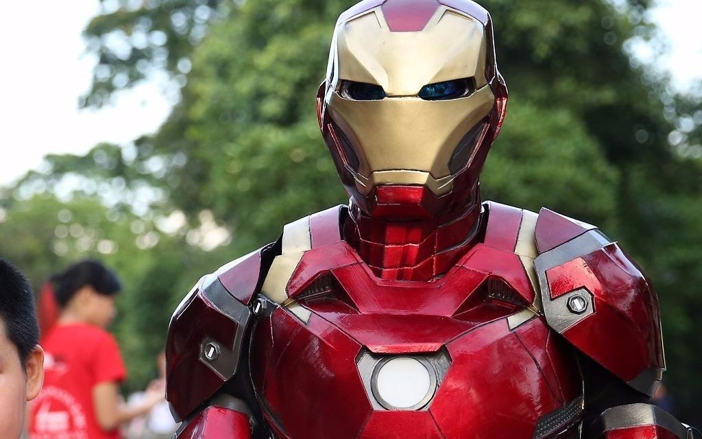 Dan sieu anh hung bat ngo xuat hien tai Ha Noi hinh anh