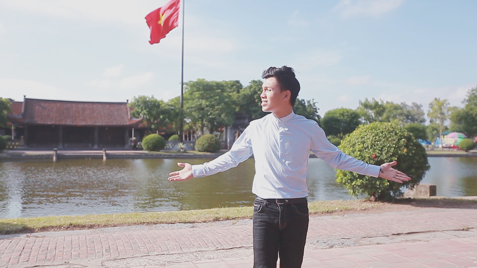 MV Nơi tôi sinh ra  ảnh 1 MV Noi toi sinh ra anh 1