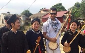 Sinh vien ngoai truyen lua van hoa Viet hinh anh