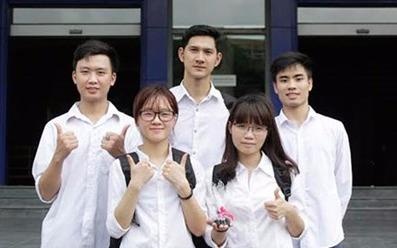 Sinh vien che tao xa phong den tu trau hinh anh