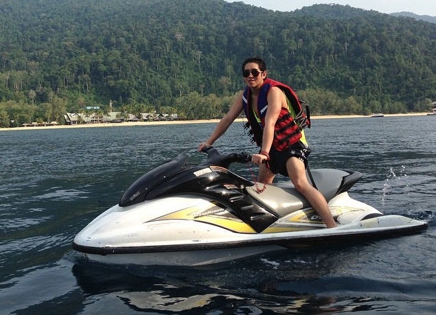 cuoc song xa hoa cua con nha giau anh 12