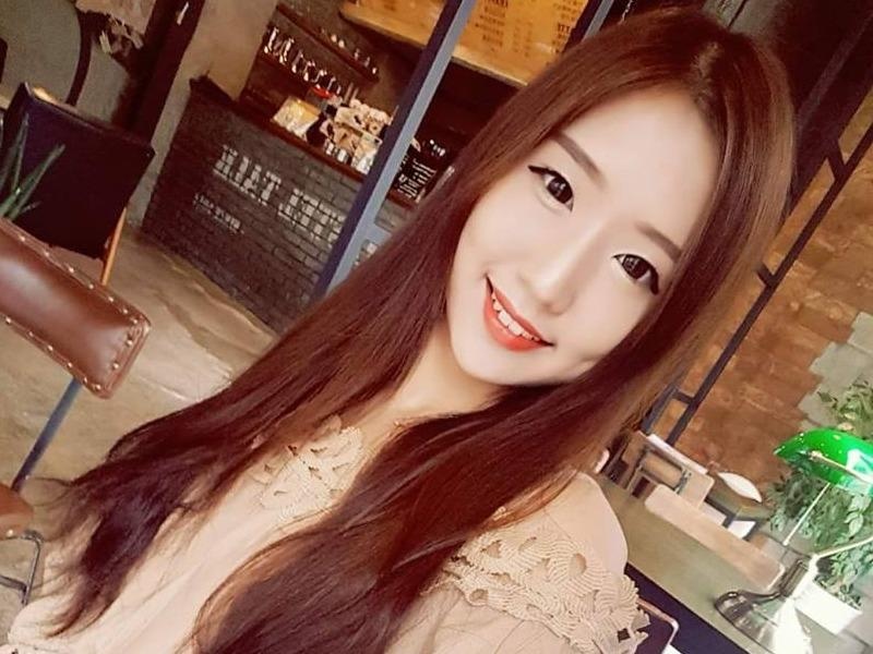 Shin Jin Ju the hien ca khuc 'Anh cu di di' hinh anh