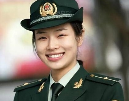 Nu canh ve xinh dep noi bat tai Hoi nghi thuong dinh G20 hinh anh