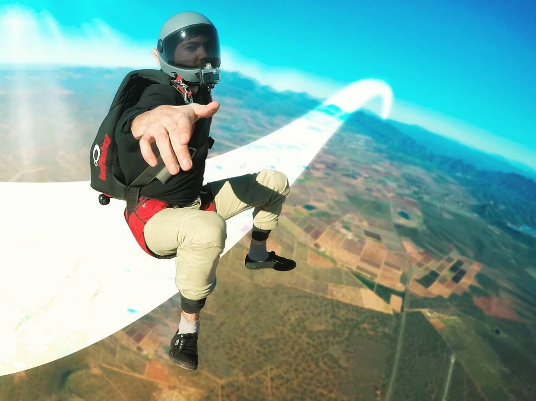 Chang trai khien viec nhay du khong con mao hiem hinh anh