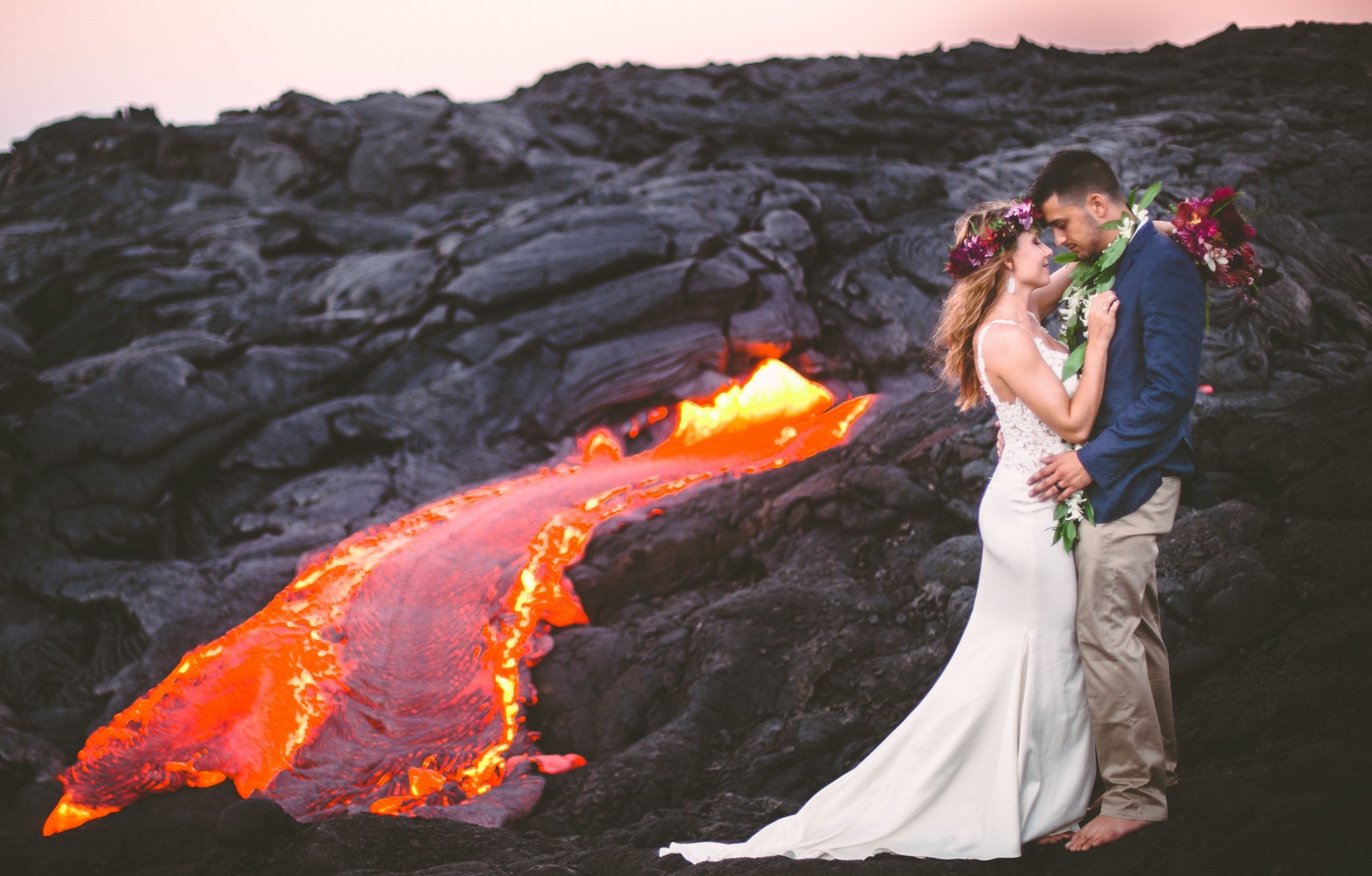 anh cuoi tren mieng nui lua anh 2