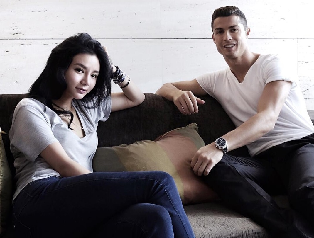 Hoi con nha giau Singapore anh 2