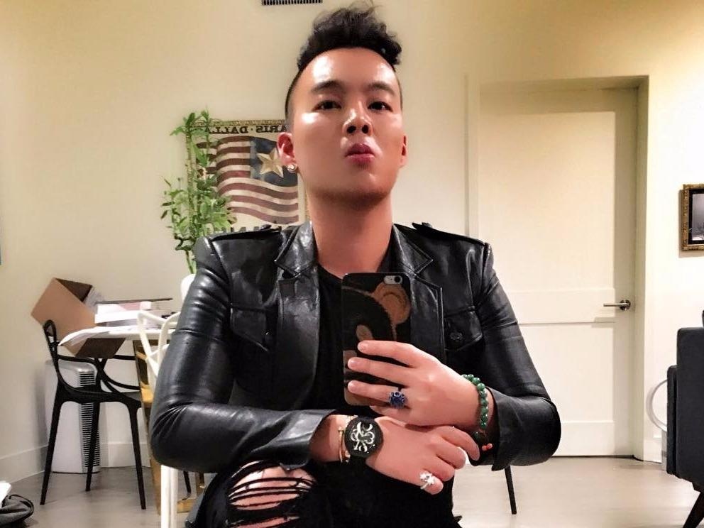 Tu giay dat do cua thieu gia Kane Lim hinh anh