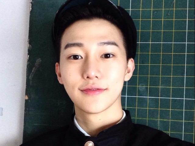 Hot boy Han Quoc cao 1,85 m tro thanh ngoi sao tren mang hinh anh
