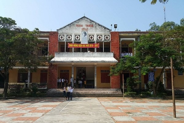 Thay The duc day Hoa, co giao Van day Sinh hinh anh
