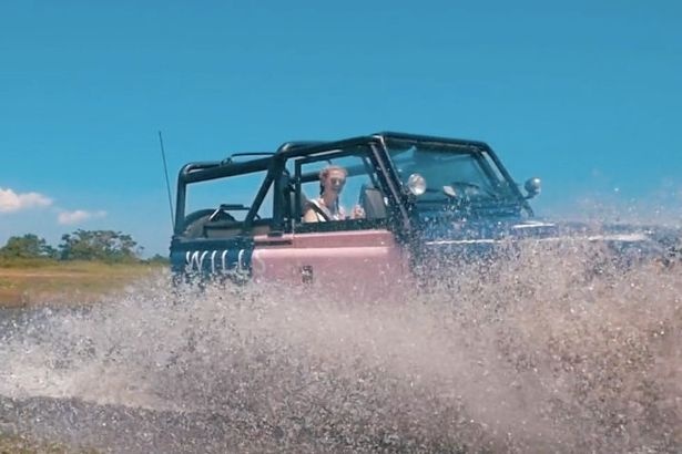 Nu sinh kiem tien nho tiec tung anh 4