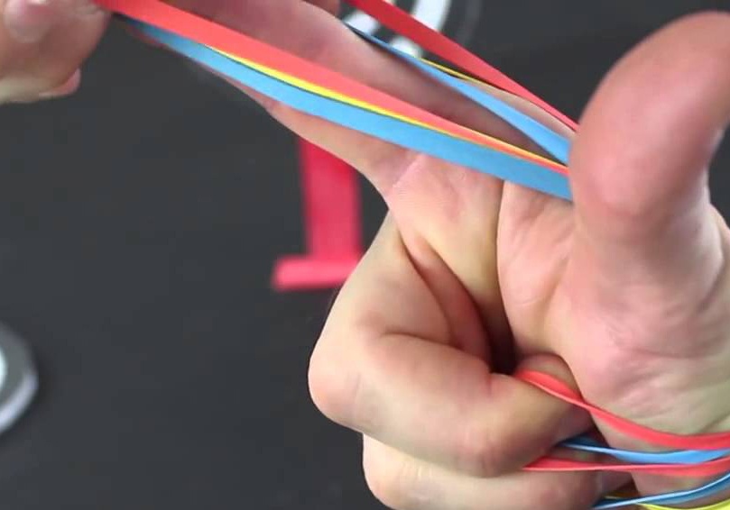 Bao mau bat day thun vao tre de on dinh trat tu hinh anh