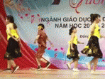 Hoc sinh nhay Shuffle Dance tren nen nhac 'Co Tam ngay nay' hinh anh