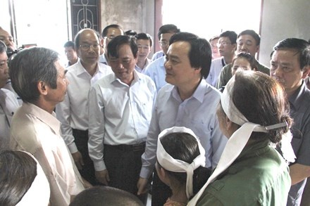 Trao 1, 5 ty cho giao duc mien Trung anh 1