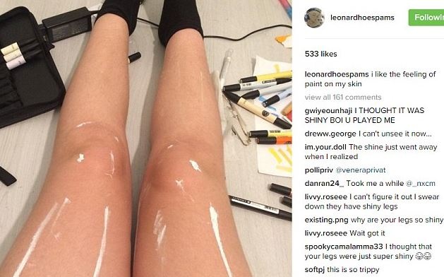 buc anh doi chan gay tranh cai anh 1