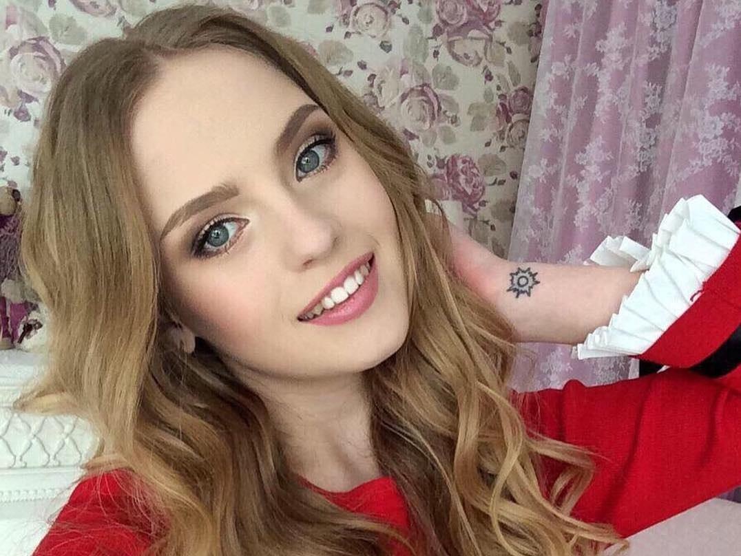 Su that ve 'co giao day Toan quyen ru nhat hanh tinh' hinh anh