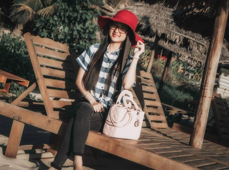 nu sinh quyen gop tien giup ban anh 3