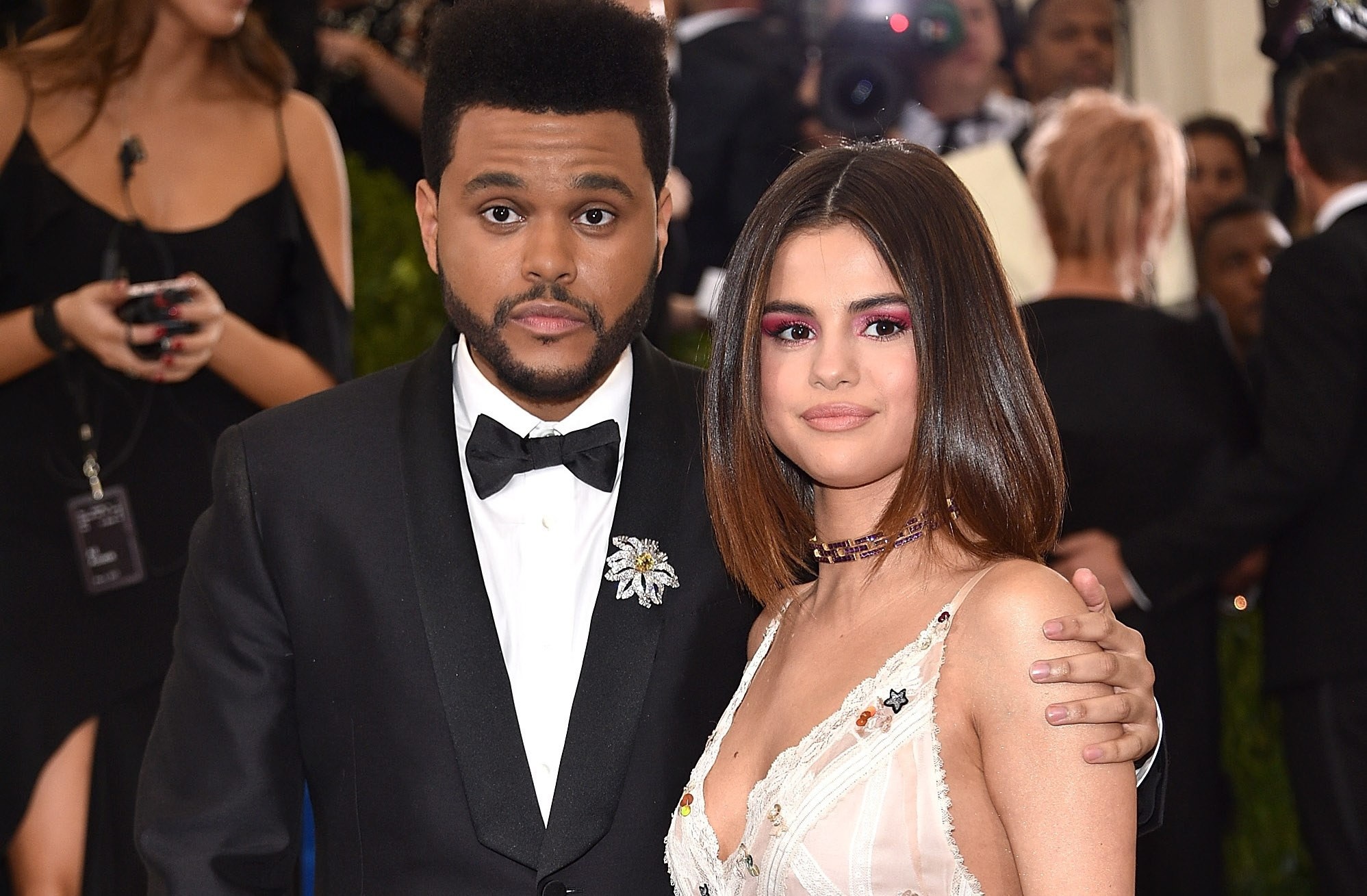 The Weeknd tro lai voi am nhac sau 5 thang chia tay Selena Gomez hinh anh