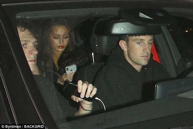 Brooklyn Beckham van than mat voi nguoi mau Playboy du bi chi trich hinh anh