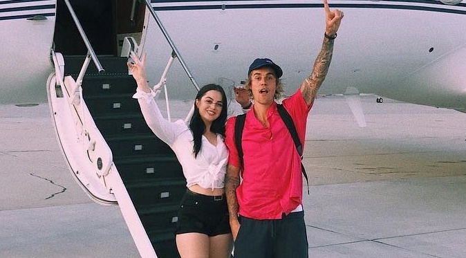 Vang chan dai 22 tuoi, Justin Bieber di xem ca nhac cung co gai la mat hinh anh