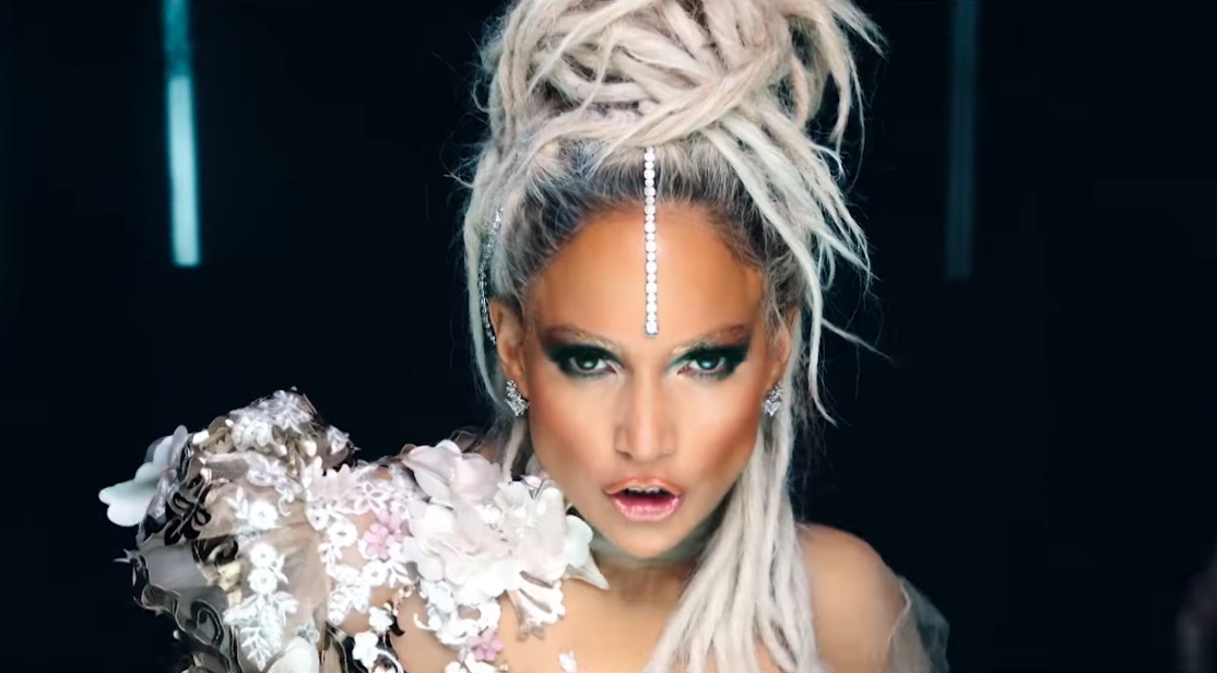 Jennifer Lopez chung to hinh anh goi cam du gan 50 tuoi trong MV moi hinh anh