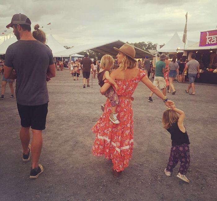 Chris Hemsworth ben cac con anh 2