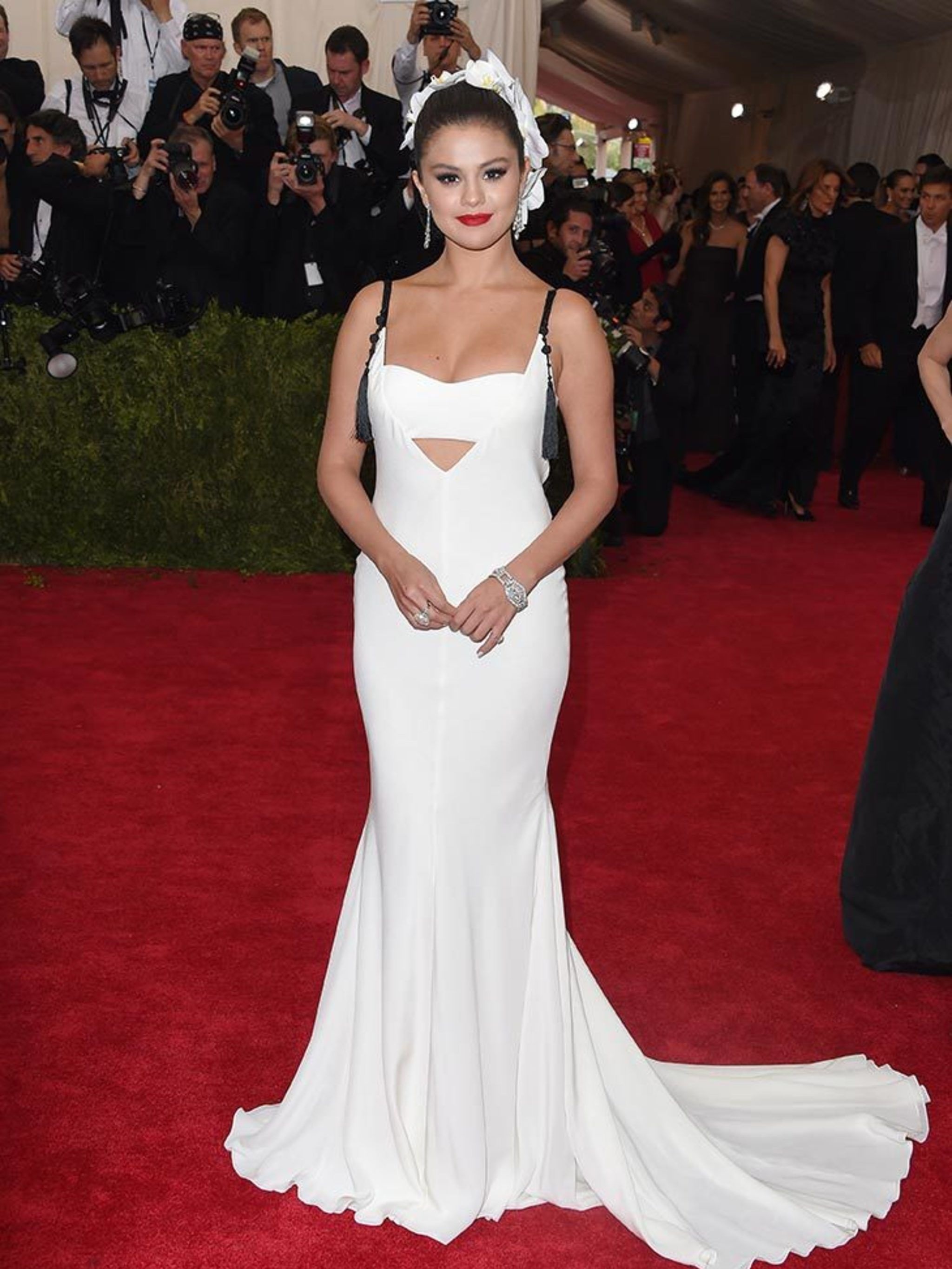 Selena Gomez tham du Met Gala anh 8