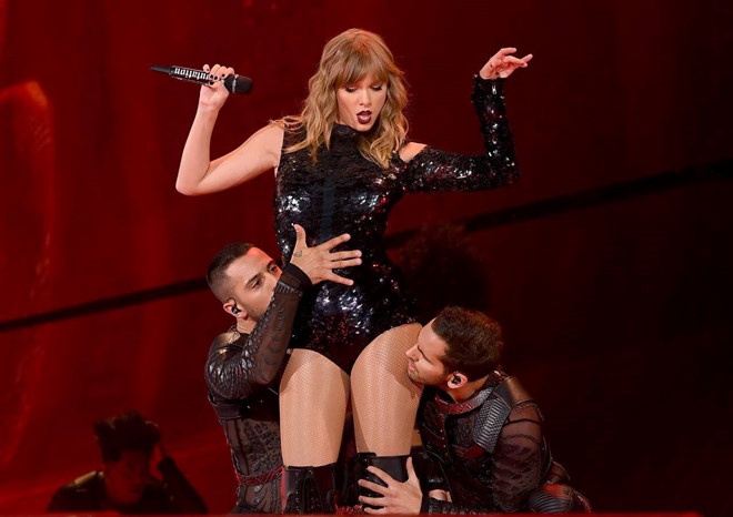 Bạn trai ủng họ Taylor Swift ảnh 2 Ban trai ung ho Taylor Swift anh 2