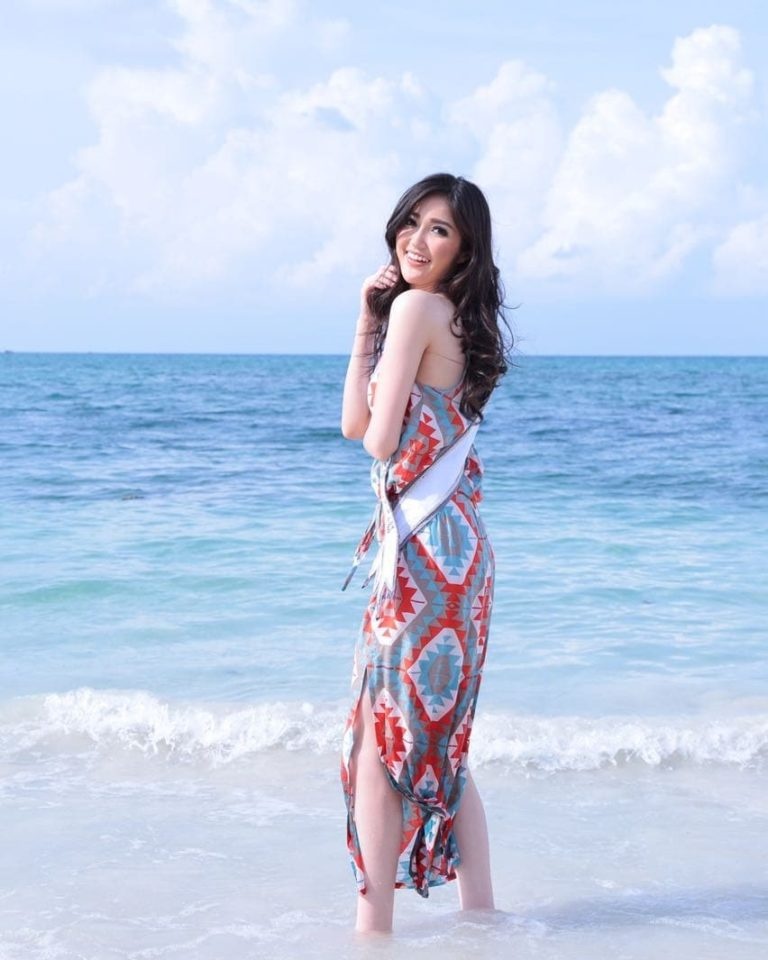 Hoa hậu Indonesia giống Bích Phương ảnh 7 Hoa hau Indonesia giong Bich Phuong anh 7