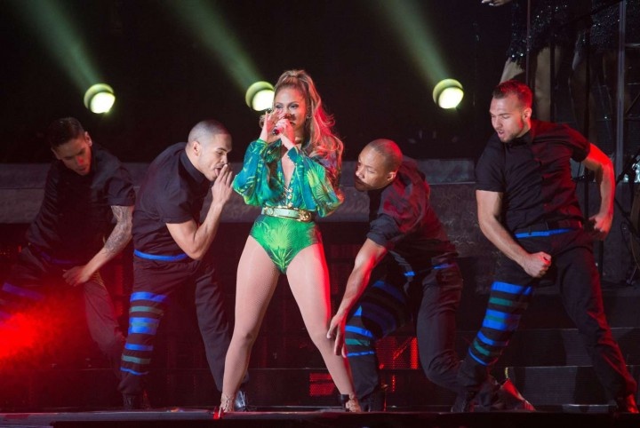 Trang phục diễn hở bạo của Jennifer Lopez ảnh 11 Trang phuc dien ho bao cua Jennifer Lopez anh 11