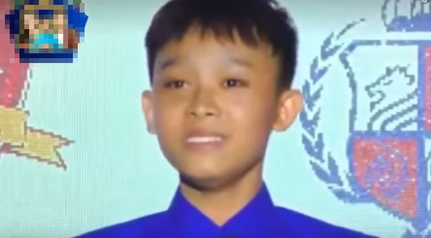 Gap su co khi bieu dien, Ho Van Cuong duoc khen xu ly thong minh hinh anh