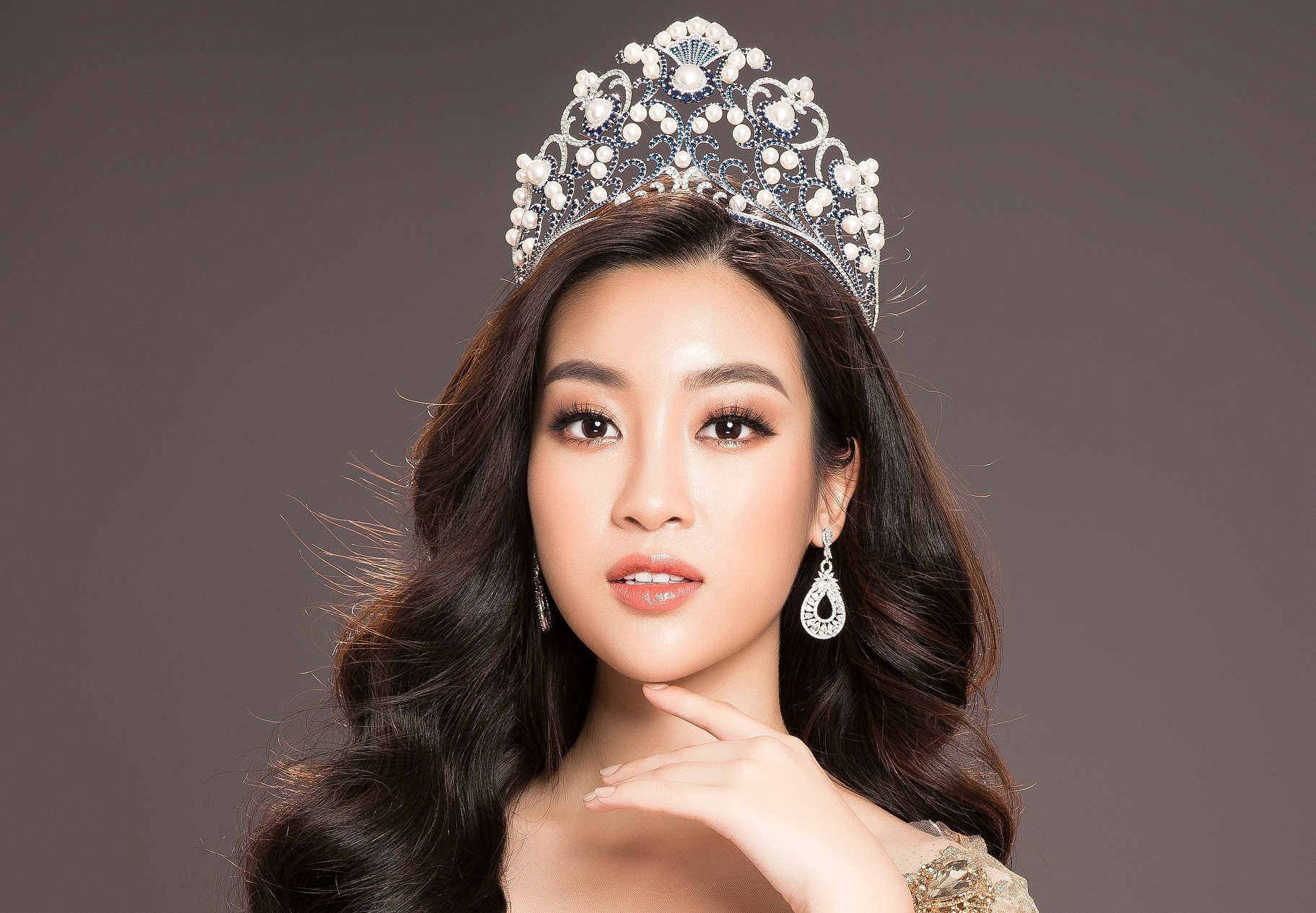 O tuoi 22, Do My Linh tro thanh giam khao Hoa hau Viet Nam 2018 hinh anh