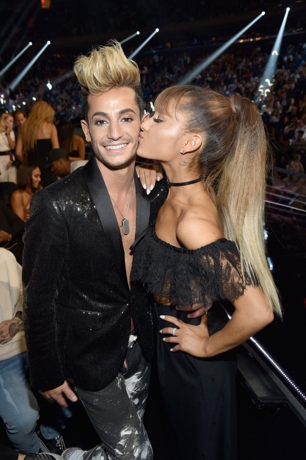 Ariana Grande ủng hộ cộng đồng LGBT ảnh 1 Ariana Grande ung ho cong dong LGBT anh 1