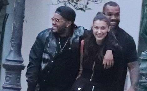 Bella Hadid, Weeknd xuat hien tinh tu sau nu hon ngot ngao o Cannes hinh anh