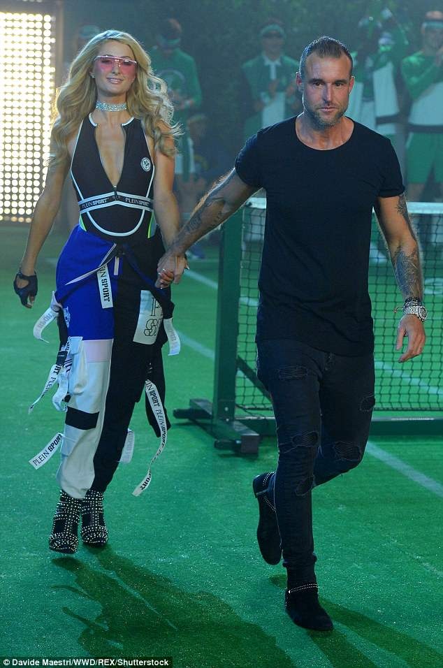 Paris Hilton làm verdette thời trang ảnh 2 Paris Hilton lam verdette thoi trang anh 2