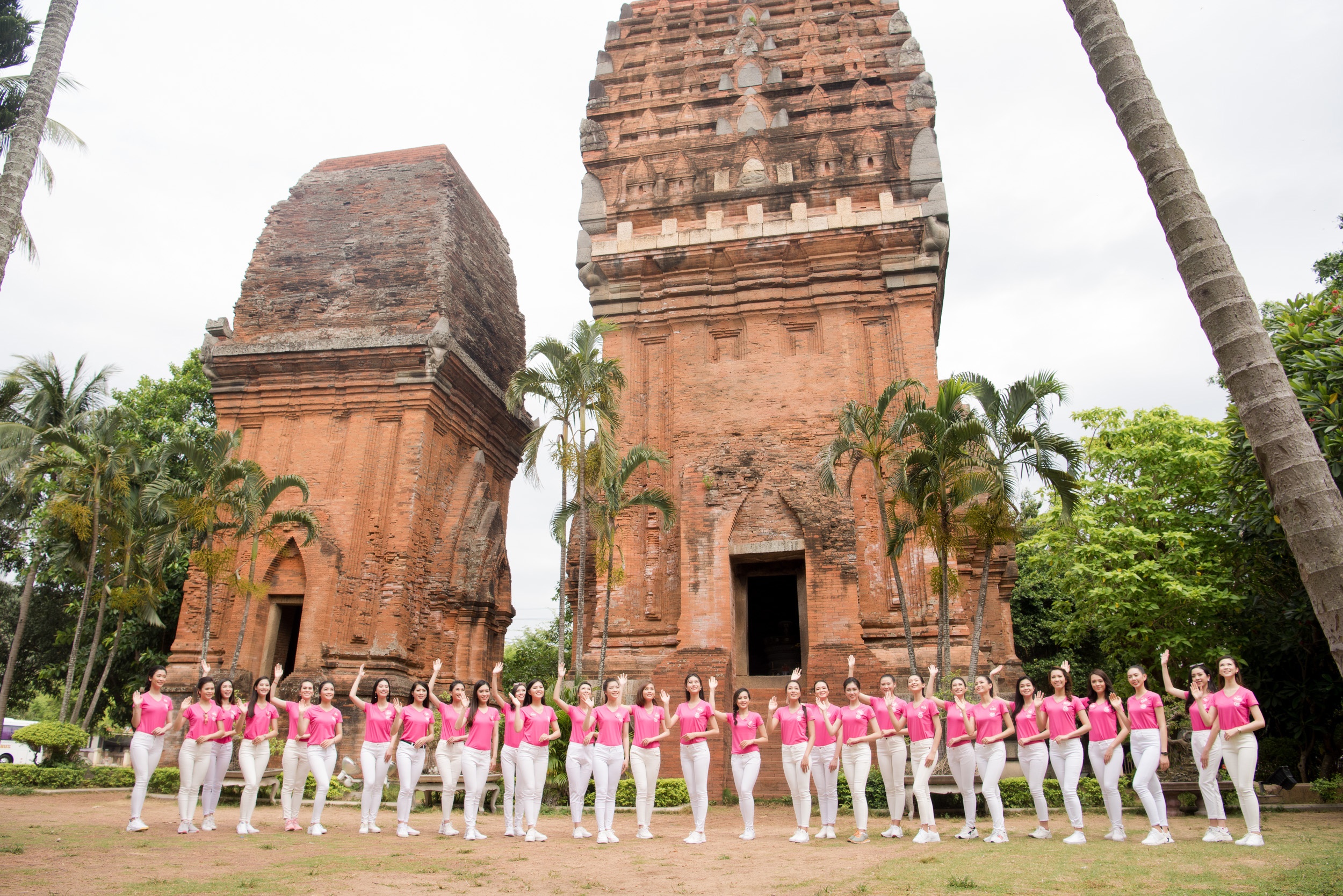 Hoat dong cua thi sinh Hoa hau Viet Nam 2018 anh 1