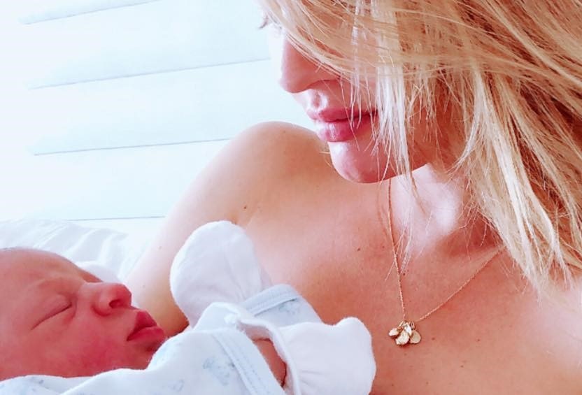 Thien than Victoria's Secret sinh em be thu hai hinh anh