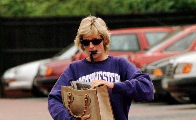 Nhin lai loat vay ao mua he sanh dieu cua co Cong nuong Diana hinh anh