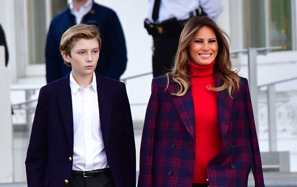 Phong cach thoi trang lich lam cua con trai ut Tong thong Trump hinh anh