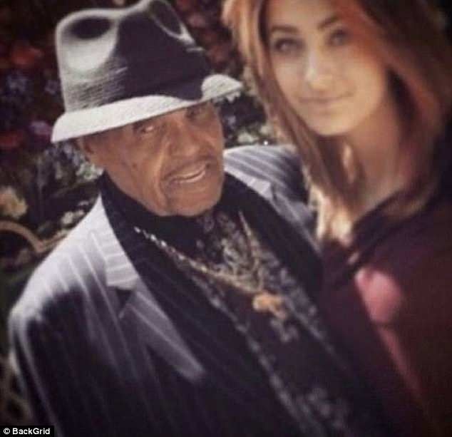 Paris Jackson bi de doa bang sung anh 2