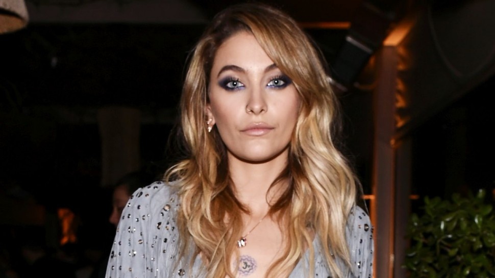 Con gai Michael Jackson bi theo doi, de doa bang vu khi hinh anh