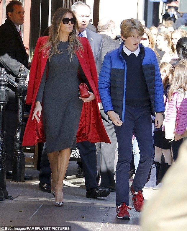 Phong cach thoi trang cua Barron Trump anh 9