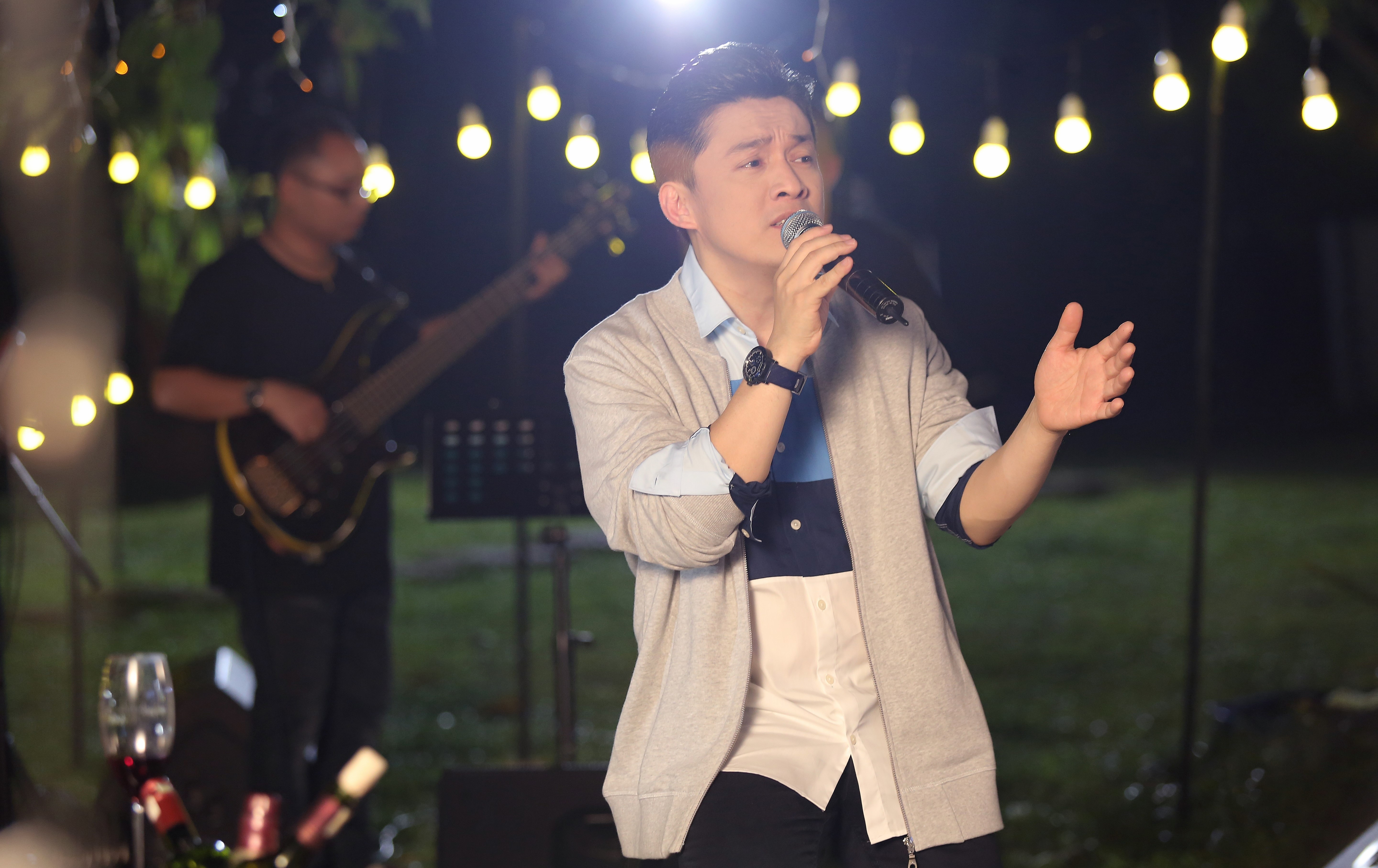 Chi con minh anh - Lam Truong hinh anh