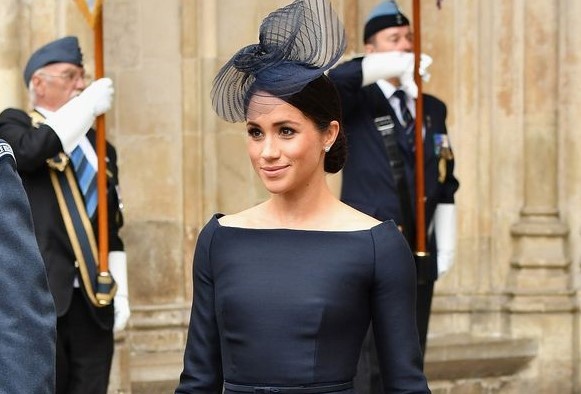Dien dam co thuyen thanh lich, Meghan Markle dan dau top sao mac dep hinh anh