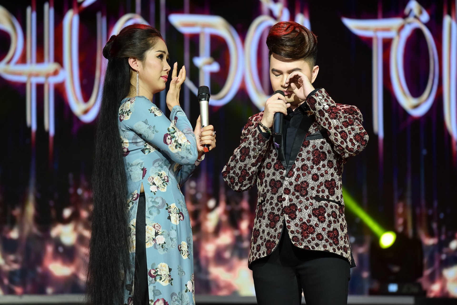 Liveshow ky niem 10 nam ca hat cua Nam Cuong anh 7