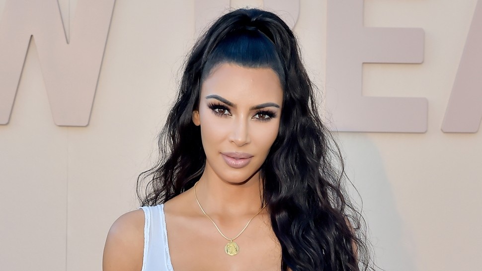 Kim Kardashian bên vực em gái Kylie Jenner ảnh 1 Kim Kardashian ben vuc em gai Kylie Jenner anh 1