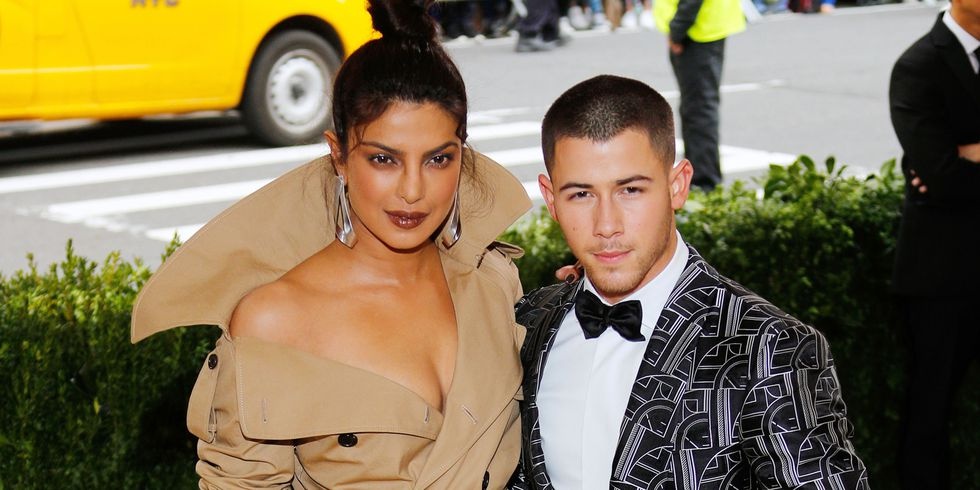 Nick Jonas đính hôn bạn gái hơn 10 tuổi ảnh 1 Nick Jonas dinh hon ban gai hon 10 tuoi anh 1